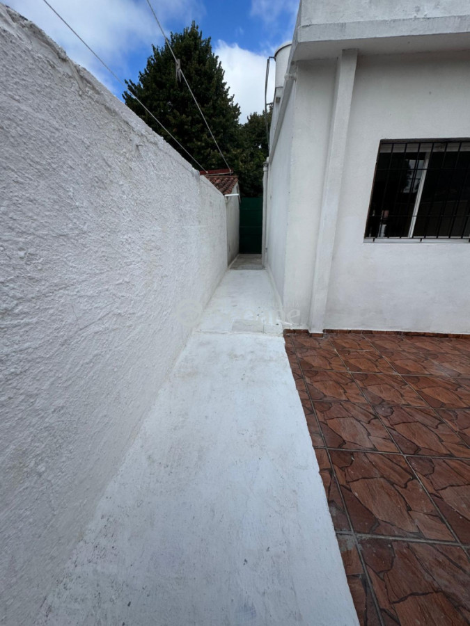 Casa ID.118 - Al Frente, Estufa A Leña Y Parrillero, Espacio Para Auto