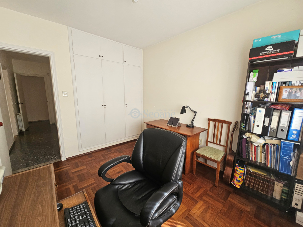 Casa ID.521 - Impecable para entrar, excelente construcción, fondo verde y barbacoa