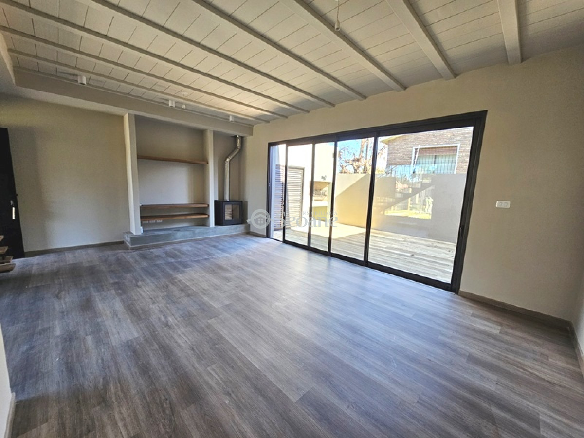 Casa ID.500 - Estrena, Tajes a una cuadra de Av Italia, Zona colegios