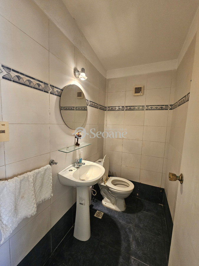 Casa ID.521 - Impecable para entrar, excelente construcción, fondo verde y barbacoa