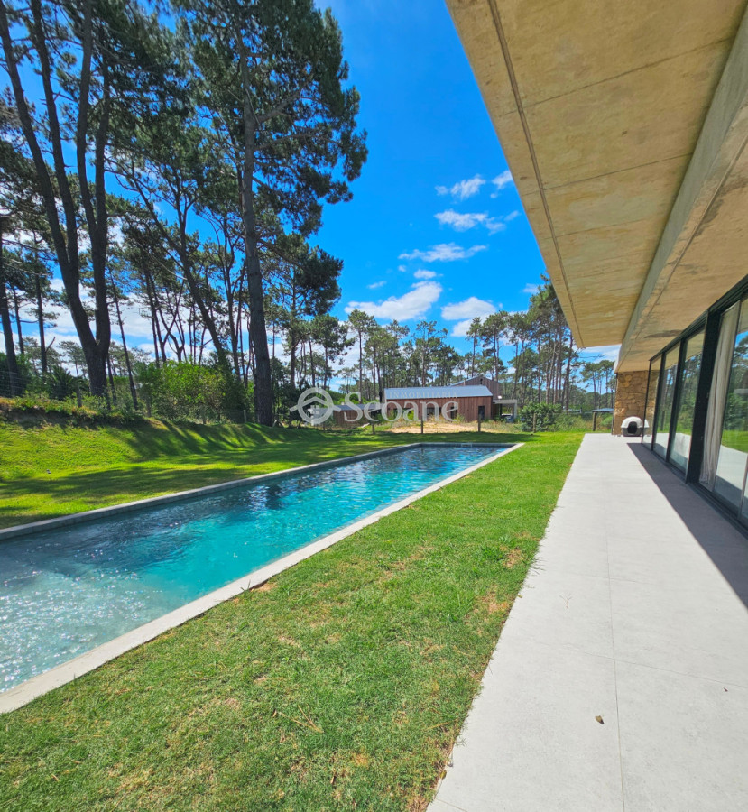 Casa ID.548 - Excepecional residencia en Barrio Privado Reserva Montoya