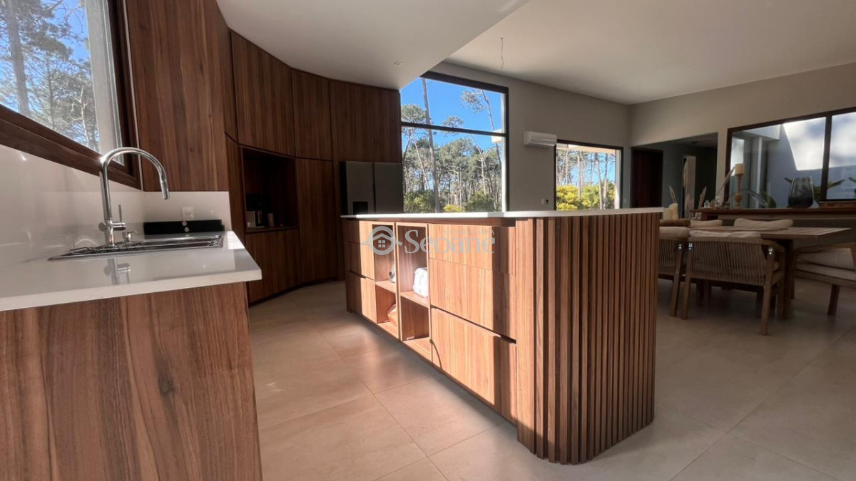 Casa ID.512 - Excepcional residencia en Barrio Privado Reserva Montoya