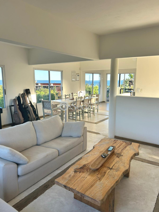 Casa ID.542 - Impecable a 4 cuadras del Mar - Enero disponible - 3 y servicio