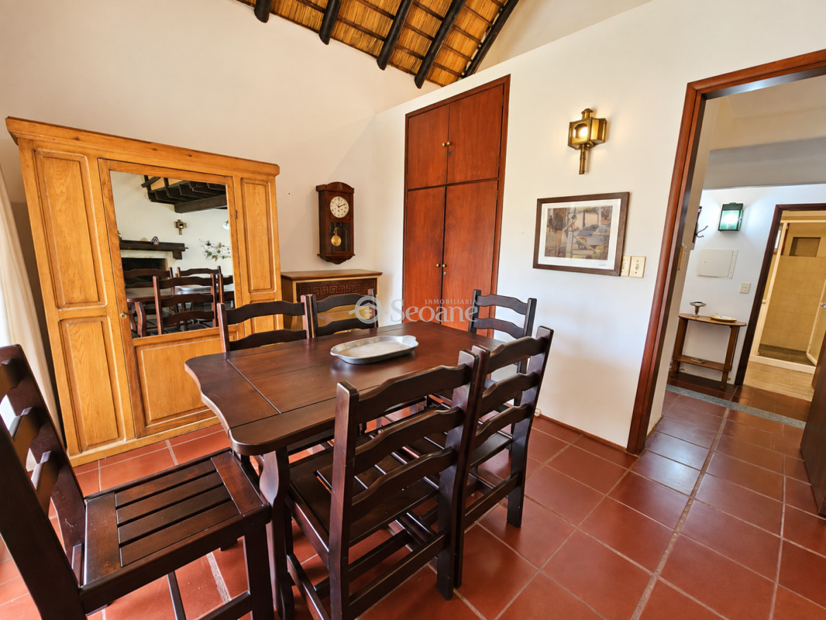 Casa ID.625 - Alquiler Anual - Piedras del Chileno, amplio fondo verde