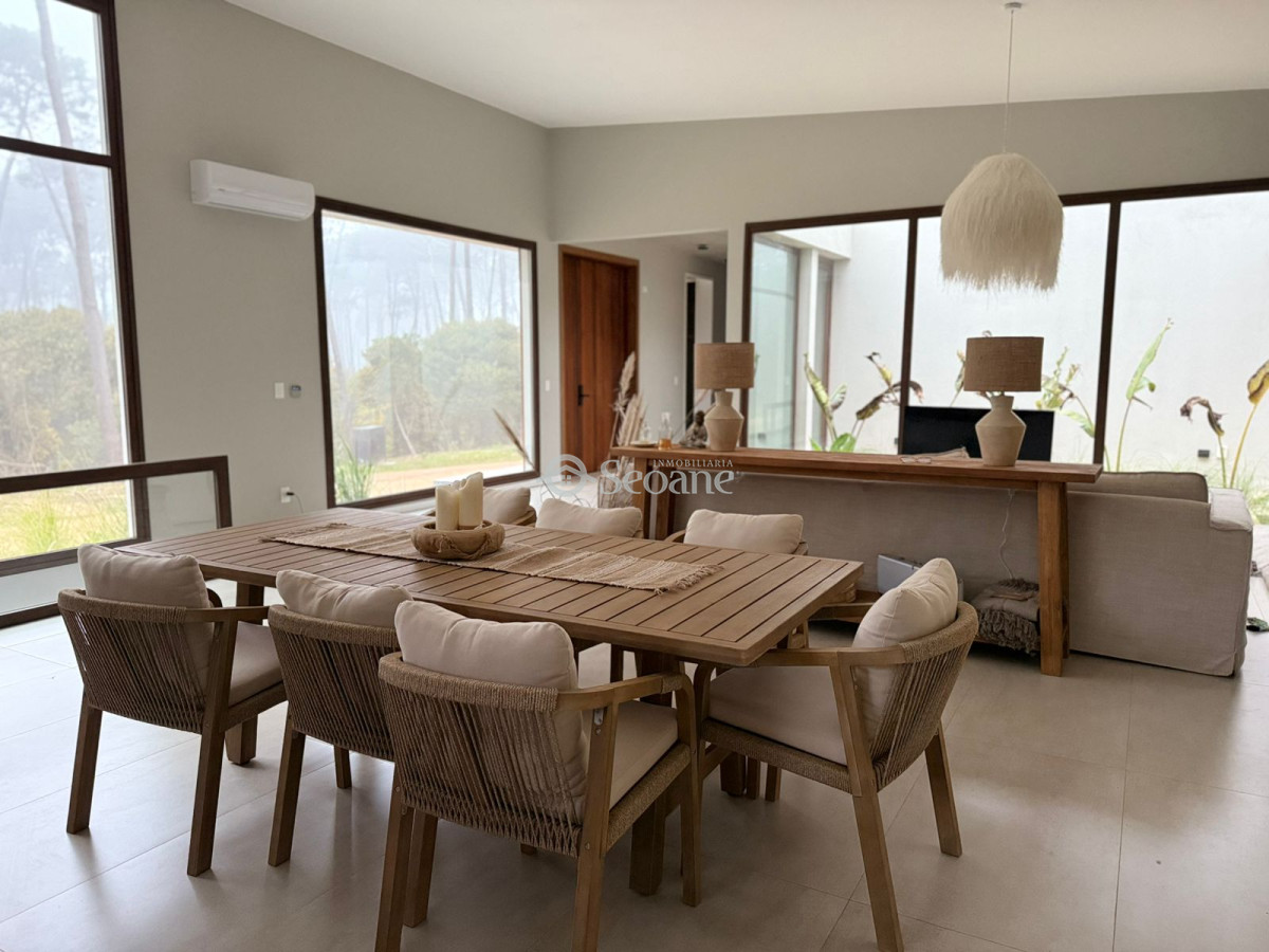 Casa ID.512 - Excepcional residencia en Barrio Privado Reserva Montoya