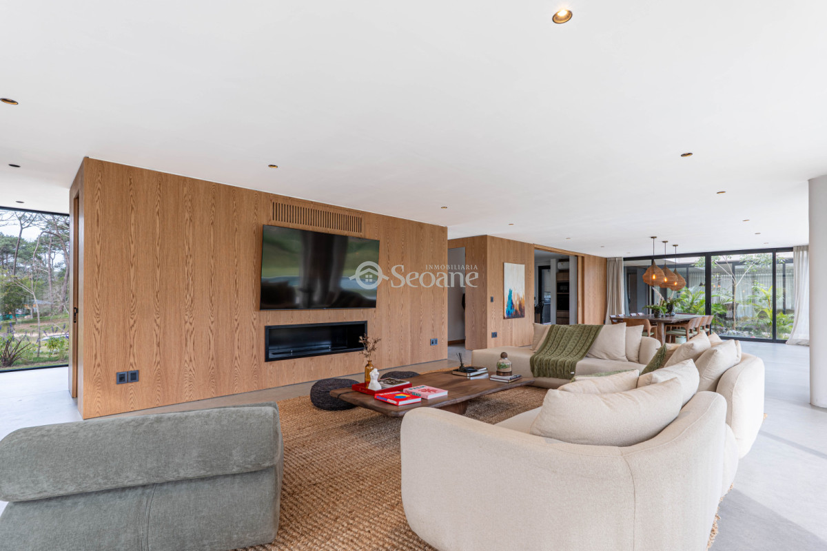 Casa ID.548 - Excepcional Residencia en Barrio Privado Reserva Montoya