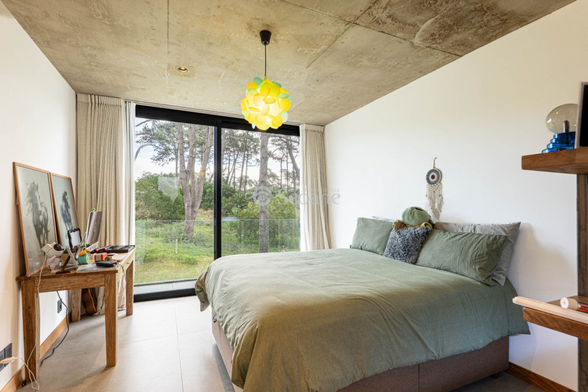 Casa ID.548 - Excepcional Residencia en Barrio Privado Reserva Montoya