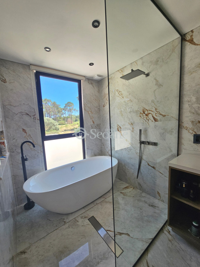 Casa ID.548 - Excepecional residencia en Barrio Privado Reserva Montoya