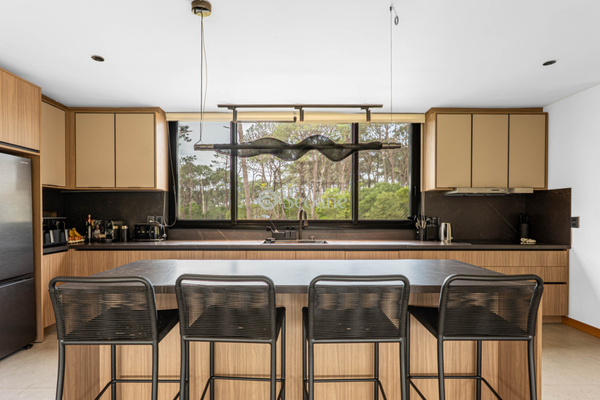 Casa ID.548 - Excepcional Residencia en Barrio Privado Reserva Montoya