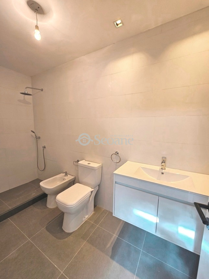 Casa ID.500 - Estrena, Tajes a una cuadra de Av Italia, Zona colegios