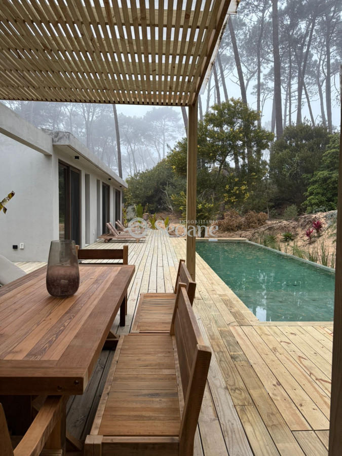 Casa ID.512 - Excepcional residencia en Barrio Privado Reserva Montoya