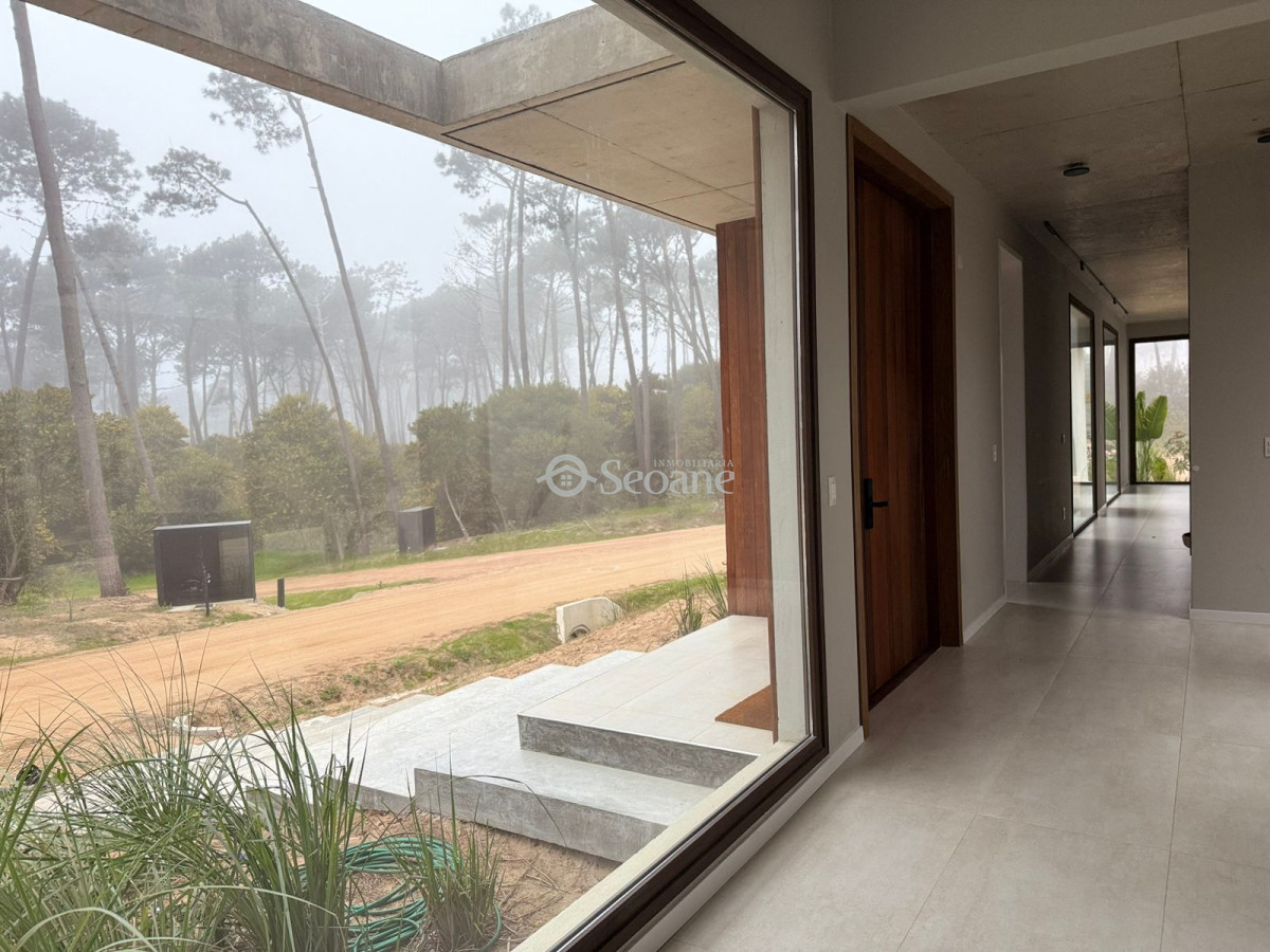 Casa ID.512 - Excepcional residencia en Barrio Privado Reserva Montoya