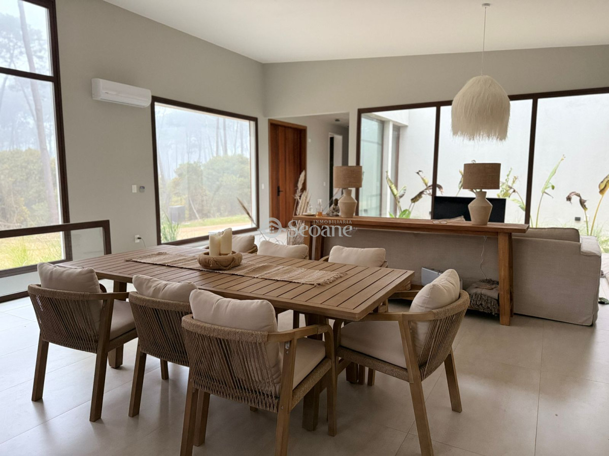 Casa ID.512 - Excepcional residencia en Barrio Privado Reserva Montoya