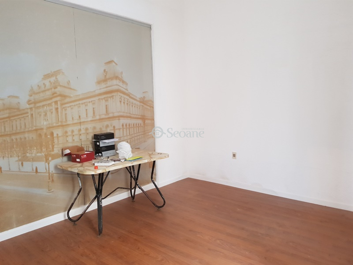 Casa ID.166 - Chana y Jackson - 6 Ambientes, Baños Y Cocina, para actualizar