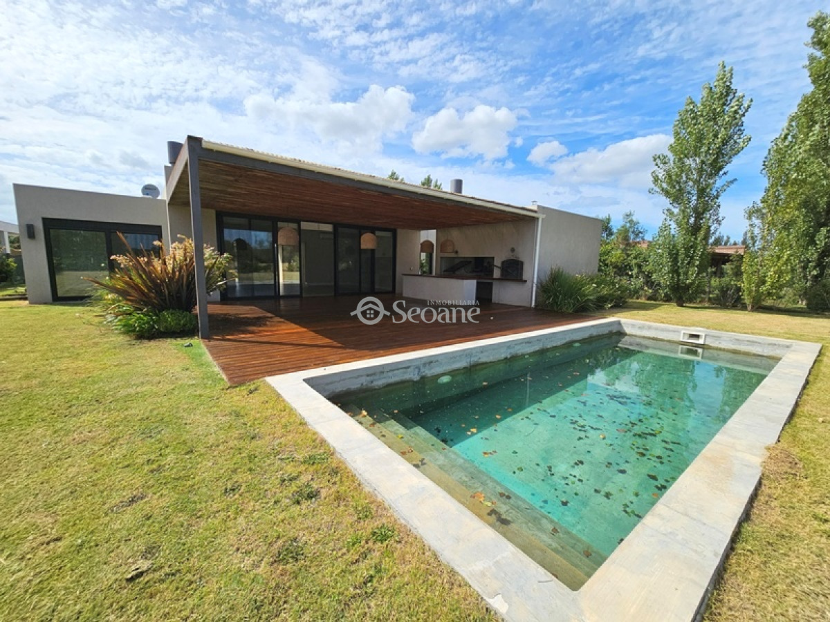 Casa ID.221 - Tahona, Exclusiva - Líneas Modernas - Gran Calidad En Construcción