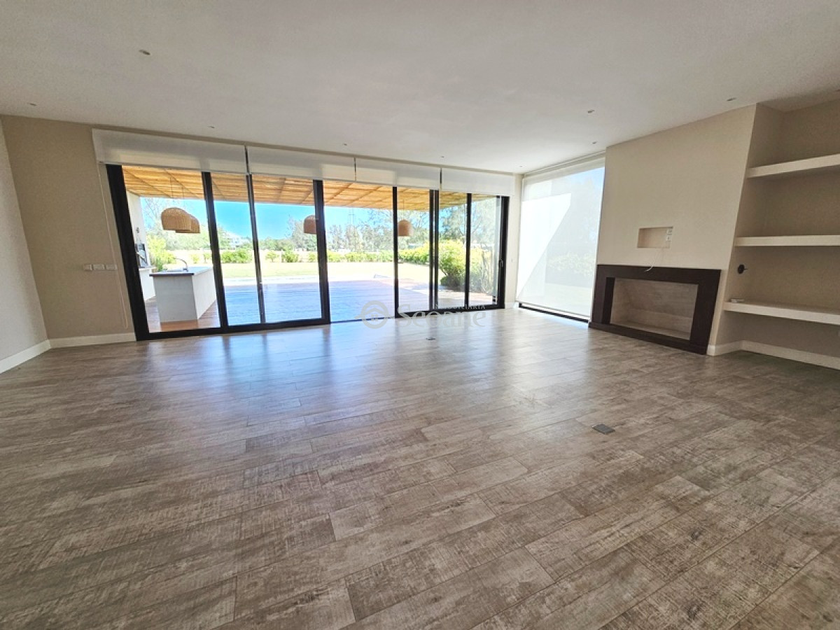 Casa ID.221 - Tahona, Exclusiva - Líneas Modernas - Gran Calidad En Construcción