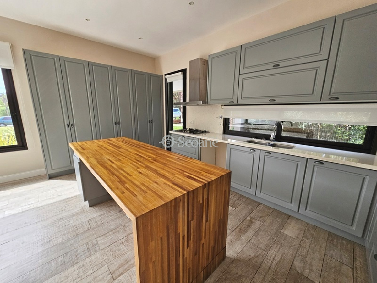 Casa ID.221 - Tahona, Exclusiva - Líneas Modernas - Gran Calidad En Construcción