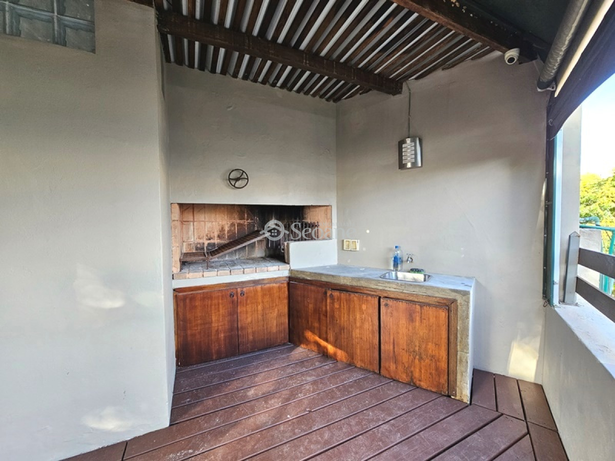 Casa ID.375 - Padrón único - Reciclada, Amplia Terraza Con Parrillero  - Lamas Y Libertad