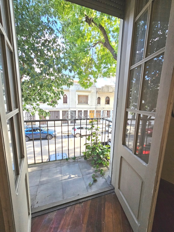 Casa ID.375 - Padrón único - Reciclada, Amplia Terraza Con Parrillero  - Lamas Y Libertad