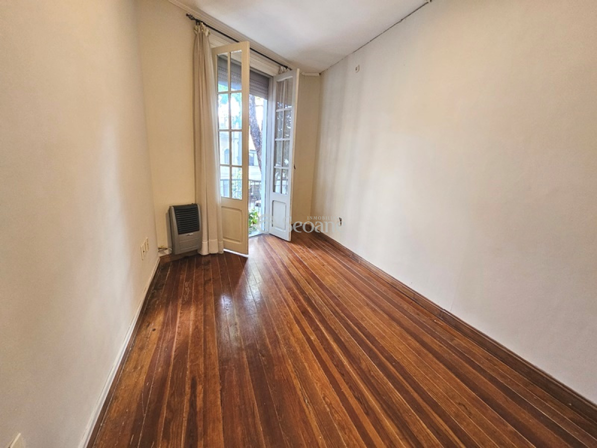 Casa ID.375 - Padrón único - Reciclada, Amplia Terraza Con Parrillero  - Lamas Y Libertad