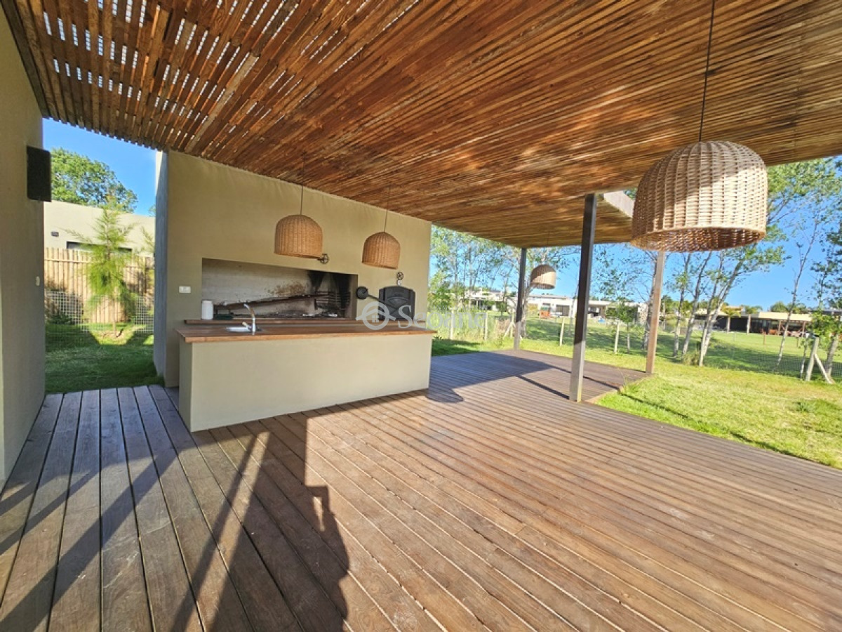 Casa ID.495 - Viñedos De La Tahona - Excelente Ubicación, Una Planta, Piscina
