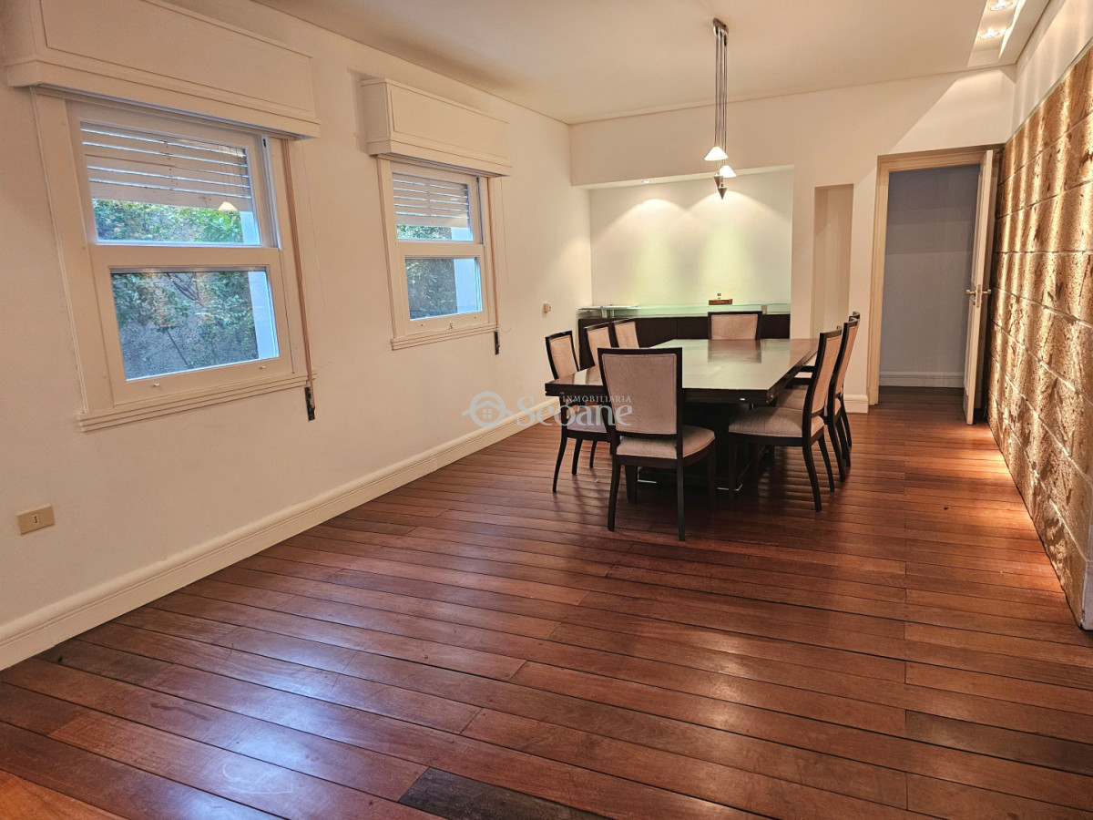 Oficina ID.555 - Carrasco Centrico, a una de Arocena, Gran estacionamiento cerrado