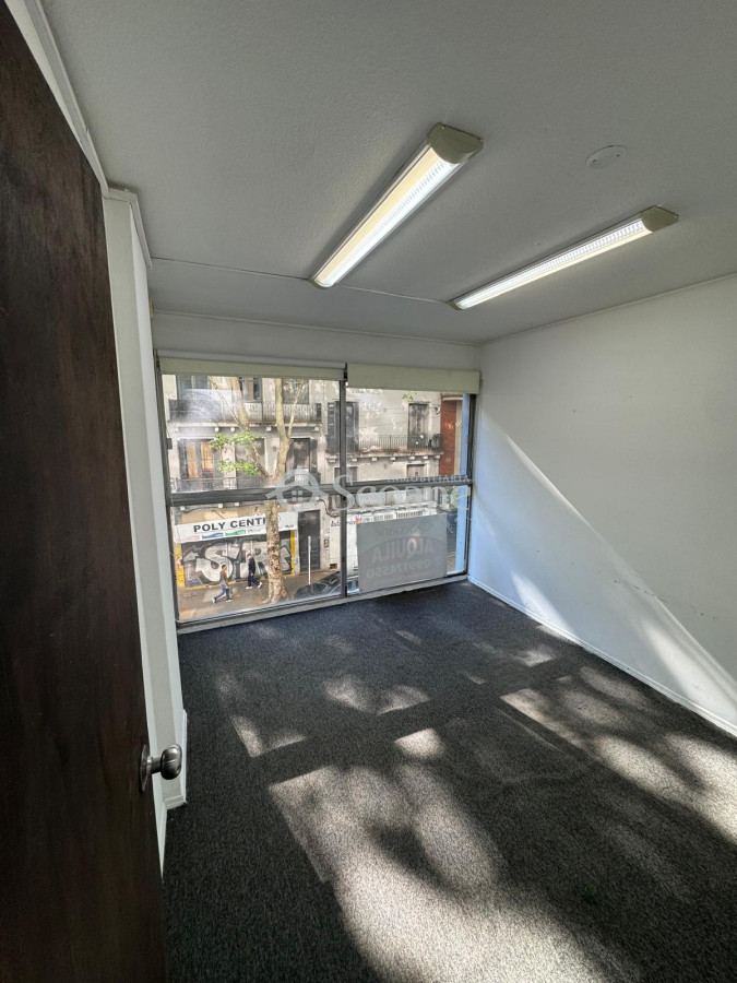 Oficina ID.132 - Luminosa, Impecable, 3 Ambientes Y Baño 