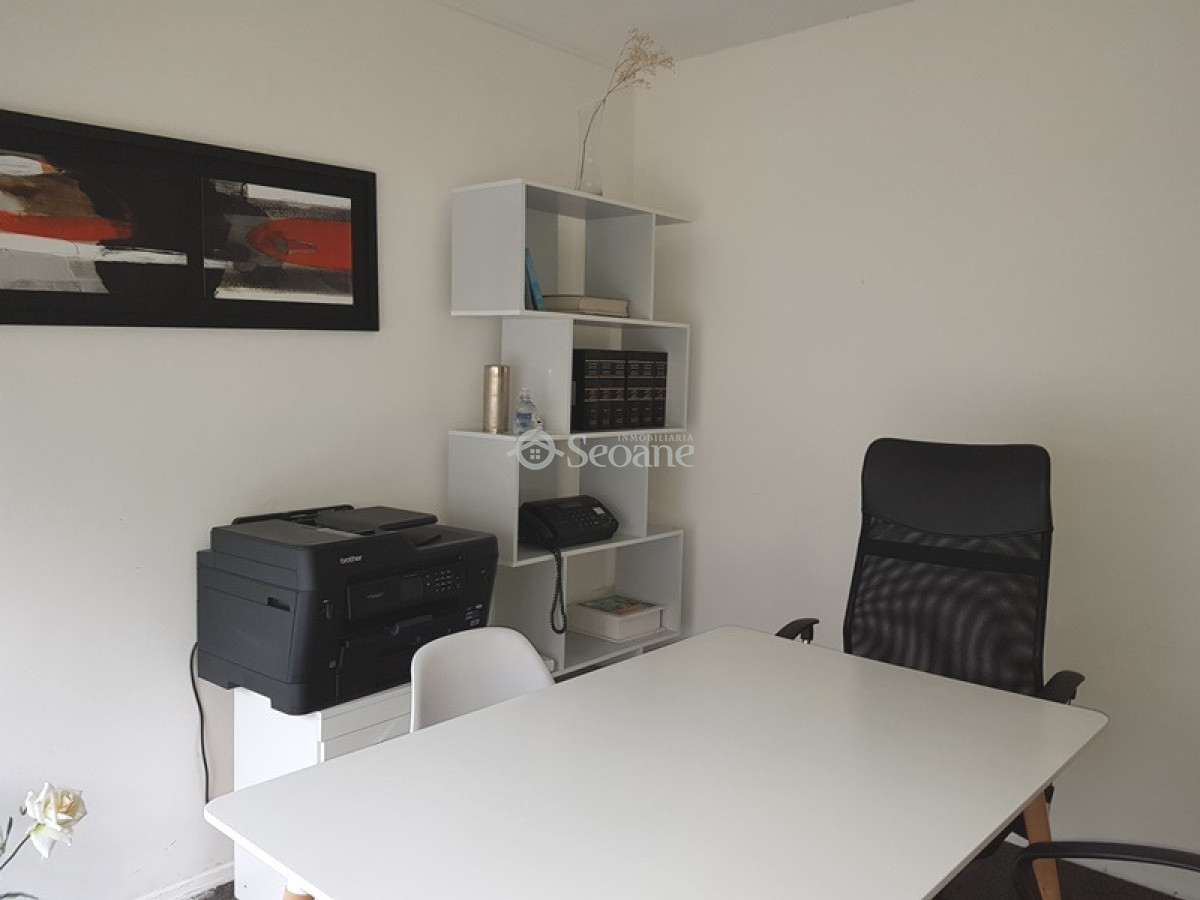 Oficina ID.132 - Luminosa, Impecable, 3 Ambientes Y Baño 