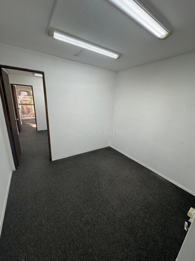 Oficina ID.132 - Luminosa, Impecable, 3 Ambientes Y Baño 