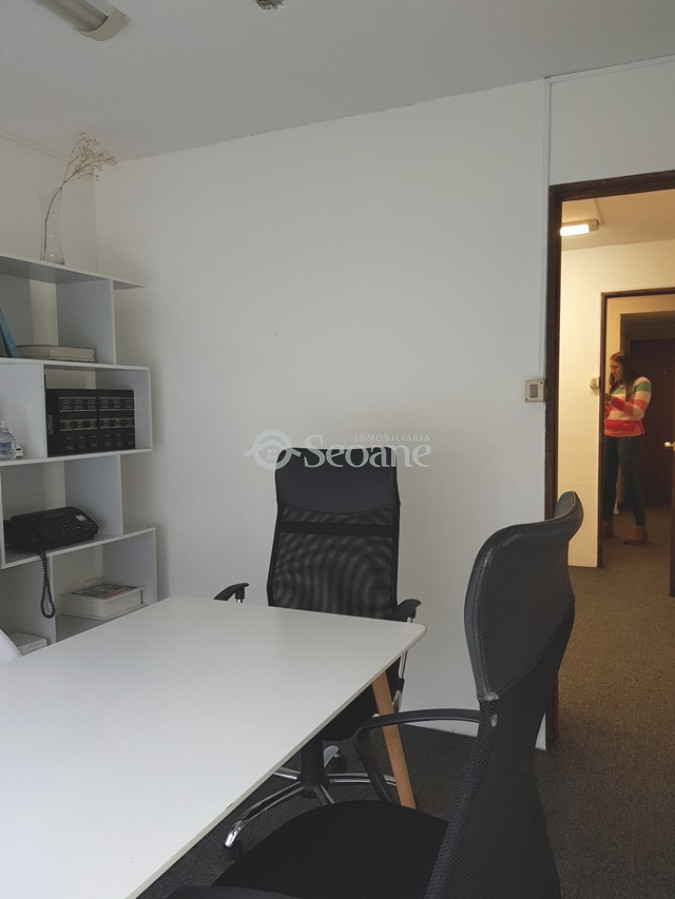 Oficina ID.132 - Luminosa, Impecable, 3 Ambientes Y Baño 