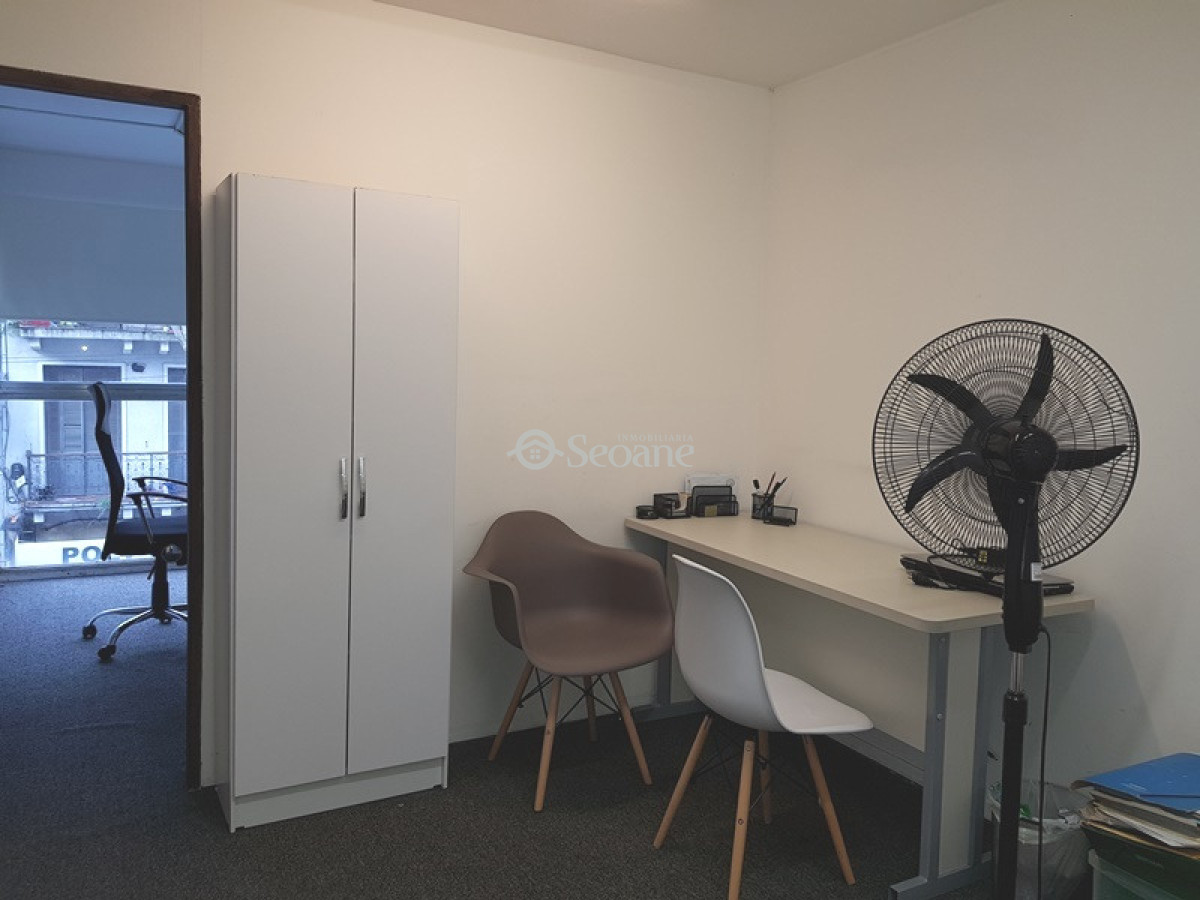 Oficina ID.132 - Luminosa, Impecable, 3 Ambientes Y Baño 