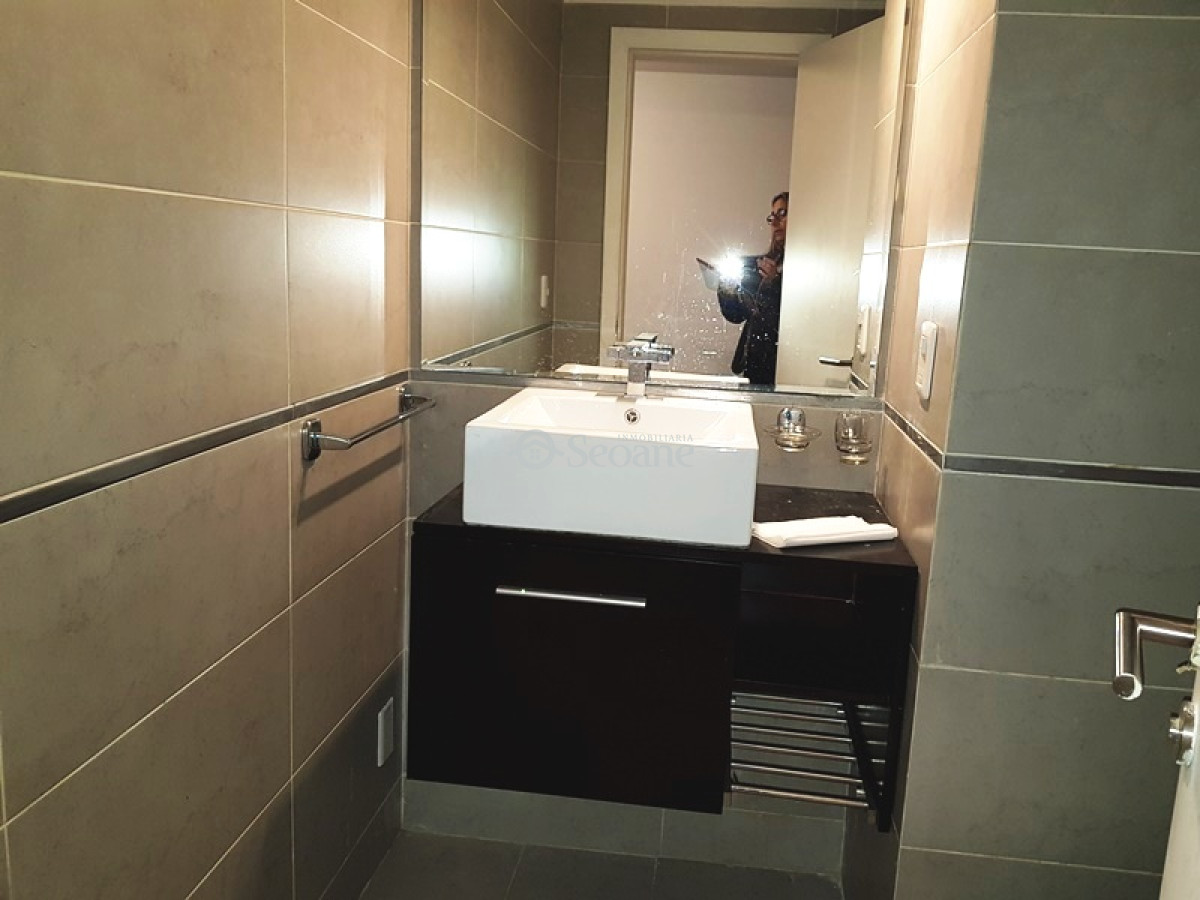 Oficina ID.145 - Imperium Building, Con Renta - Cochera Doble !!