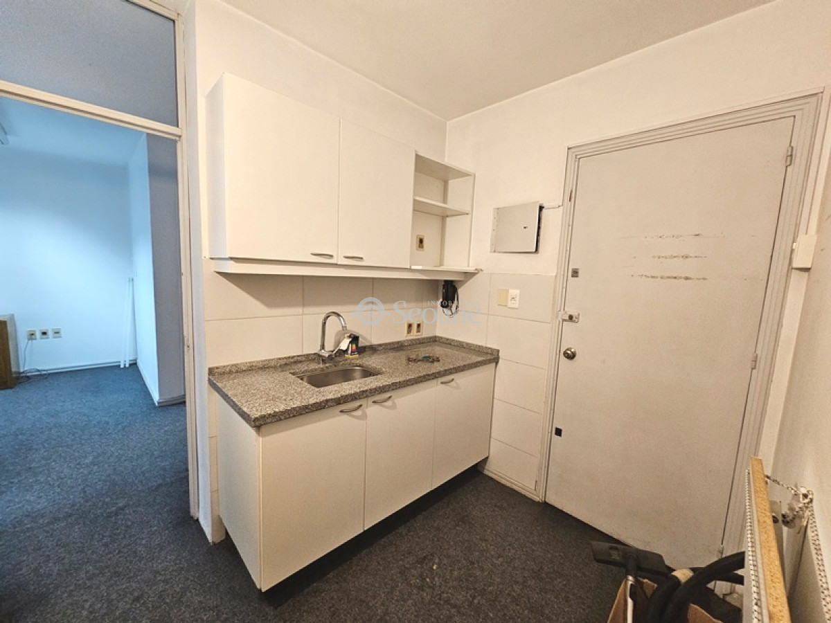 Oficina ID.151 - Cerrito Y Zabala, Luminosa, 80 M2, Dos Baños, Cocina