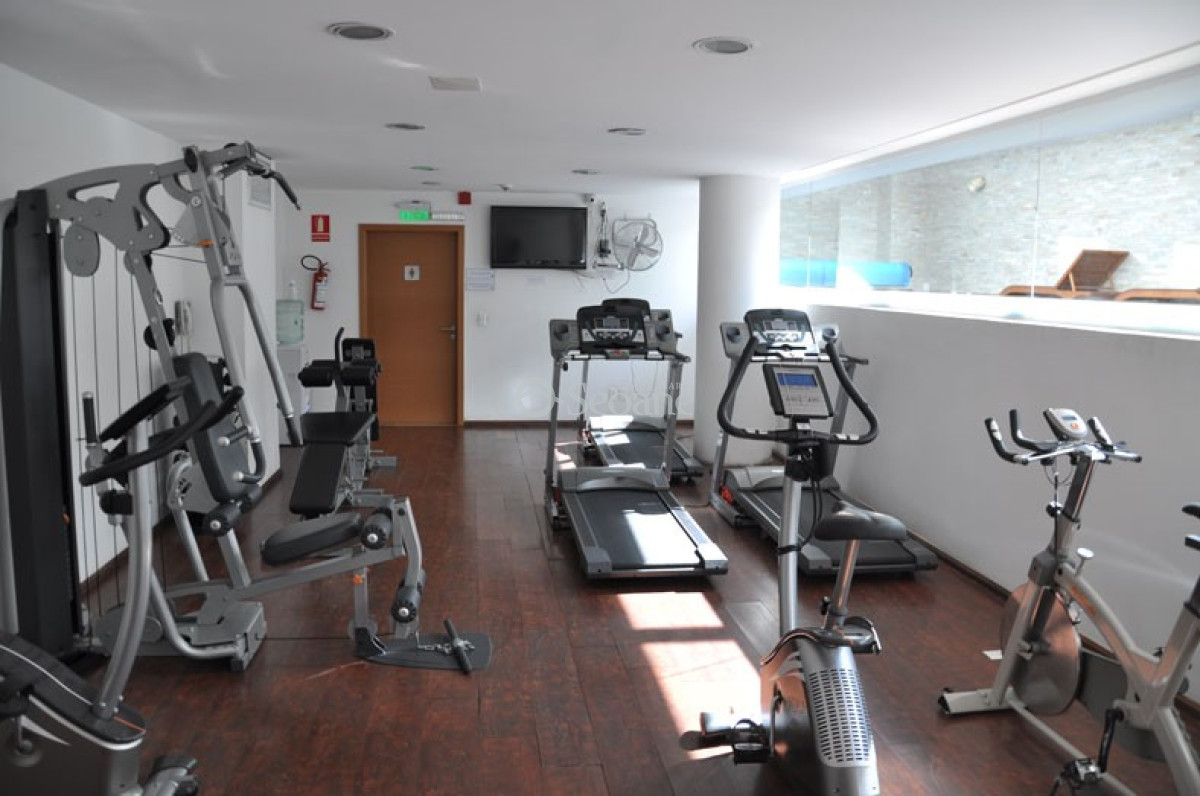 Oficina ID.158 - Imperium Building, Cochera Doble, amoblado con aire