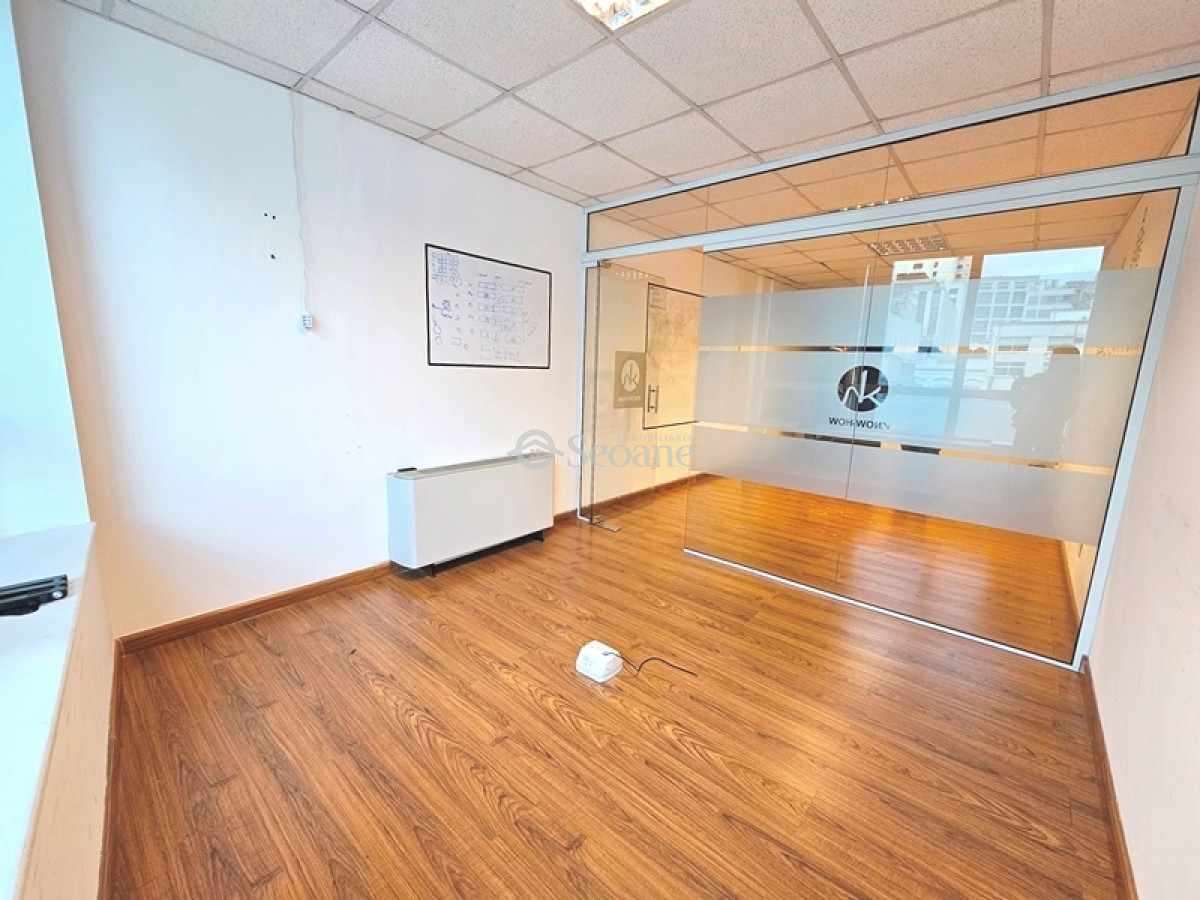 Oficina ID.161 - Venta con renta - Imperium Building, Al Frente, 2 Privados