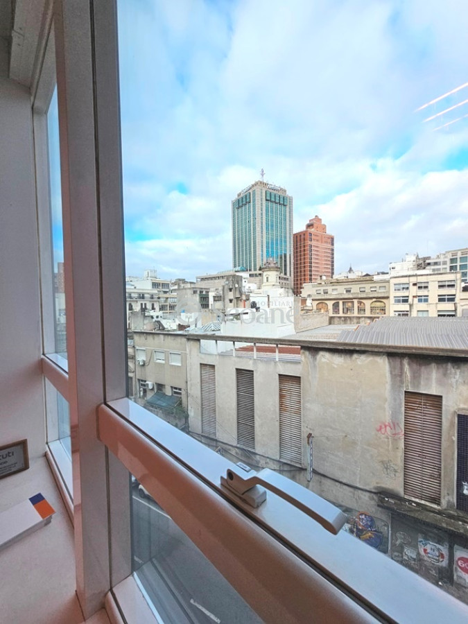 Oficina ID.161 - Venta con renta - Imperium Building, Al Frente, 2 Privados