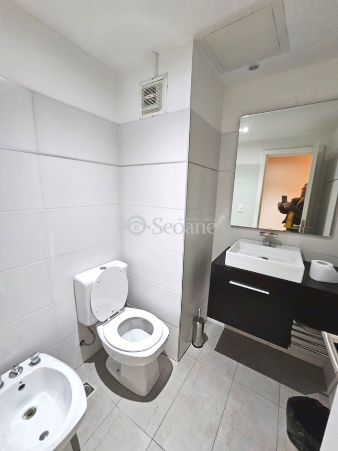Oficina ID.161 - Venta con renta - Imperium Building, Al Frente, 2 Privados