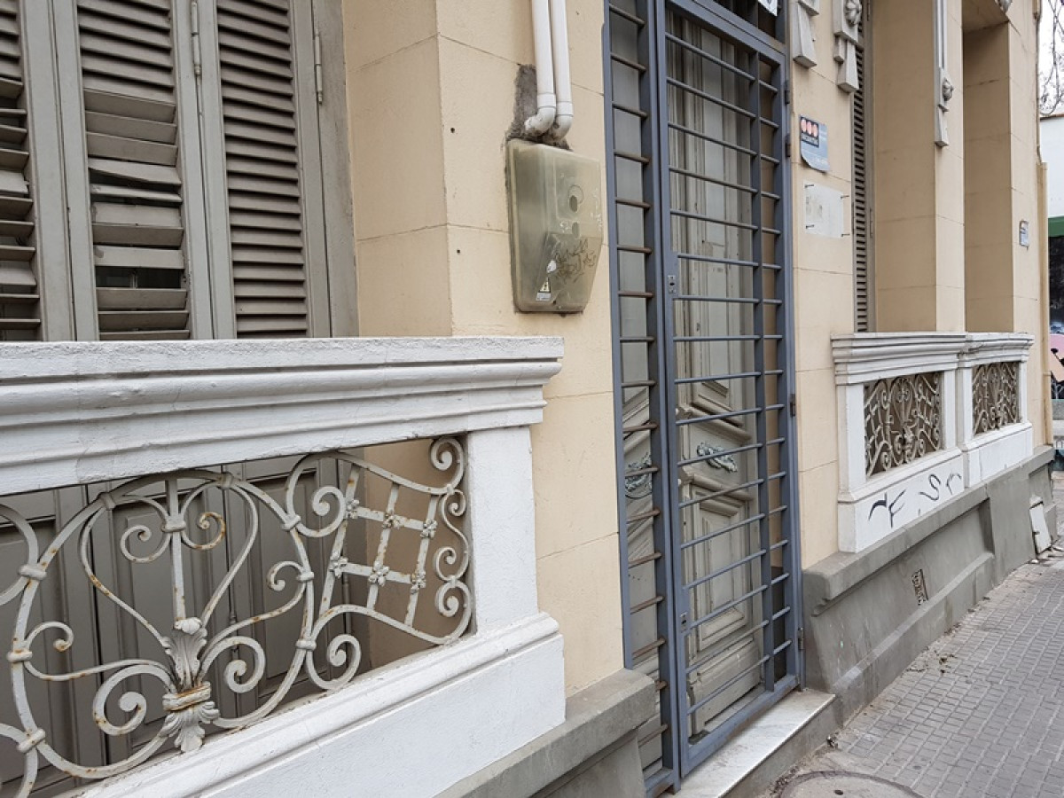 Chaná Y Jackson - 6 Ambientes, 2 Baños Y Cocina para actualizar