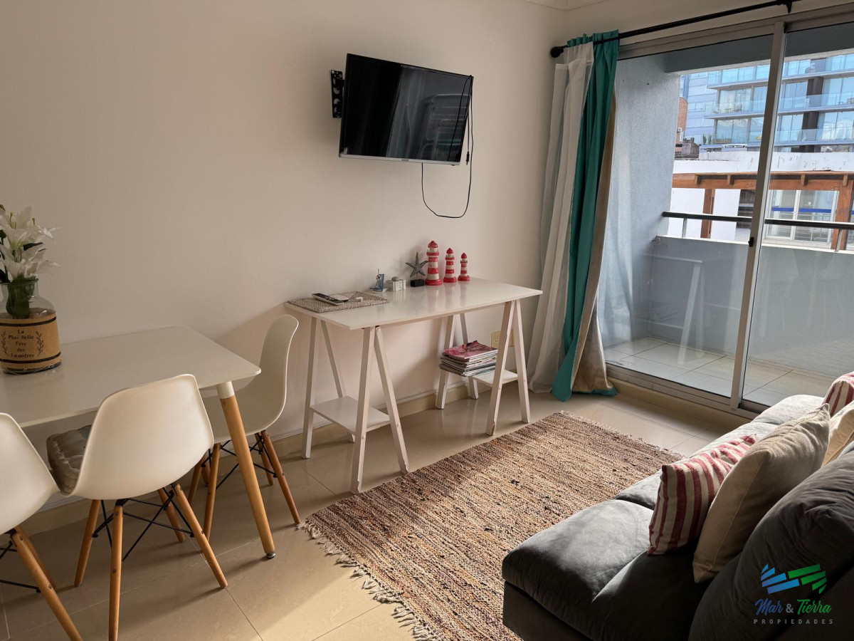 Apartamento ID.5577 - En venta apartamento 1 dormitorio con servicios en Peninsula, Punta del Este