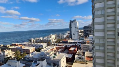 En venta apartamento 2 dormitorios en Peninsula, Punta del Este