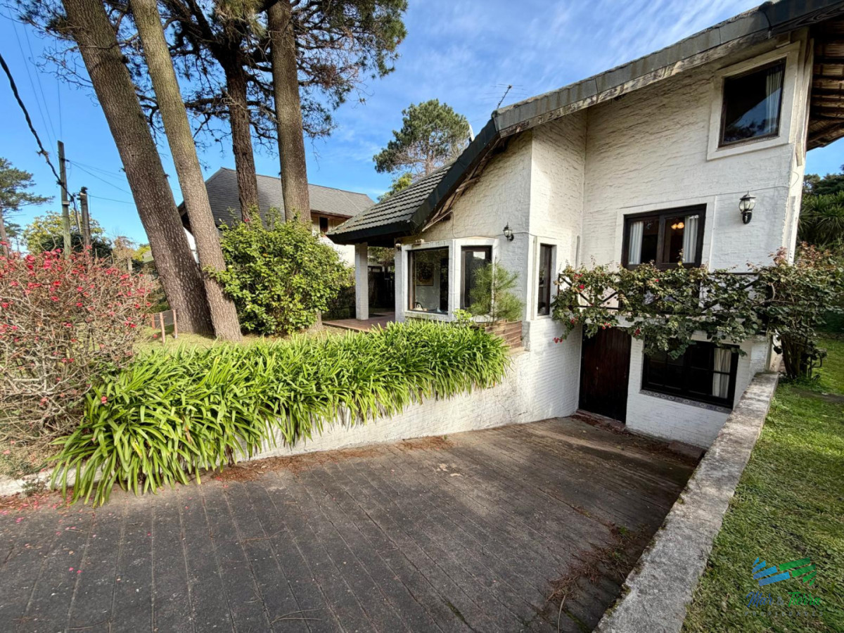 Casa ID.5840 - En venta casa 4 dormitorios, con piscina, en Pintares, Punta del Este