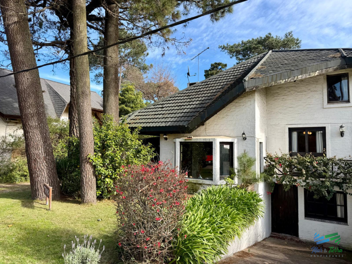 Casa ID.5840 - En venta casa 4 dormitorios, con piscina, en Pintares, Punta del Este