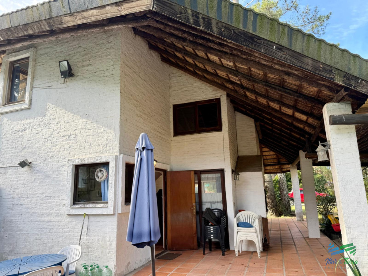 Casa ID.5840 - En venta casa 4 dormitorios, con piscina, en Pintares, Punta del Este