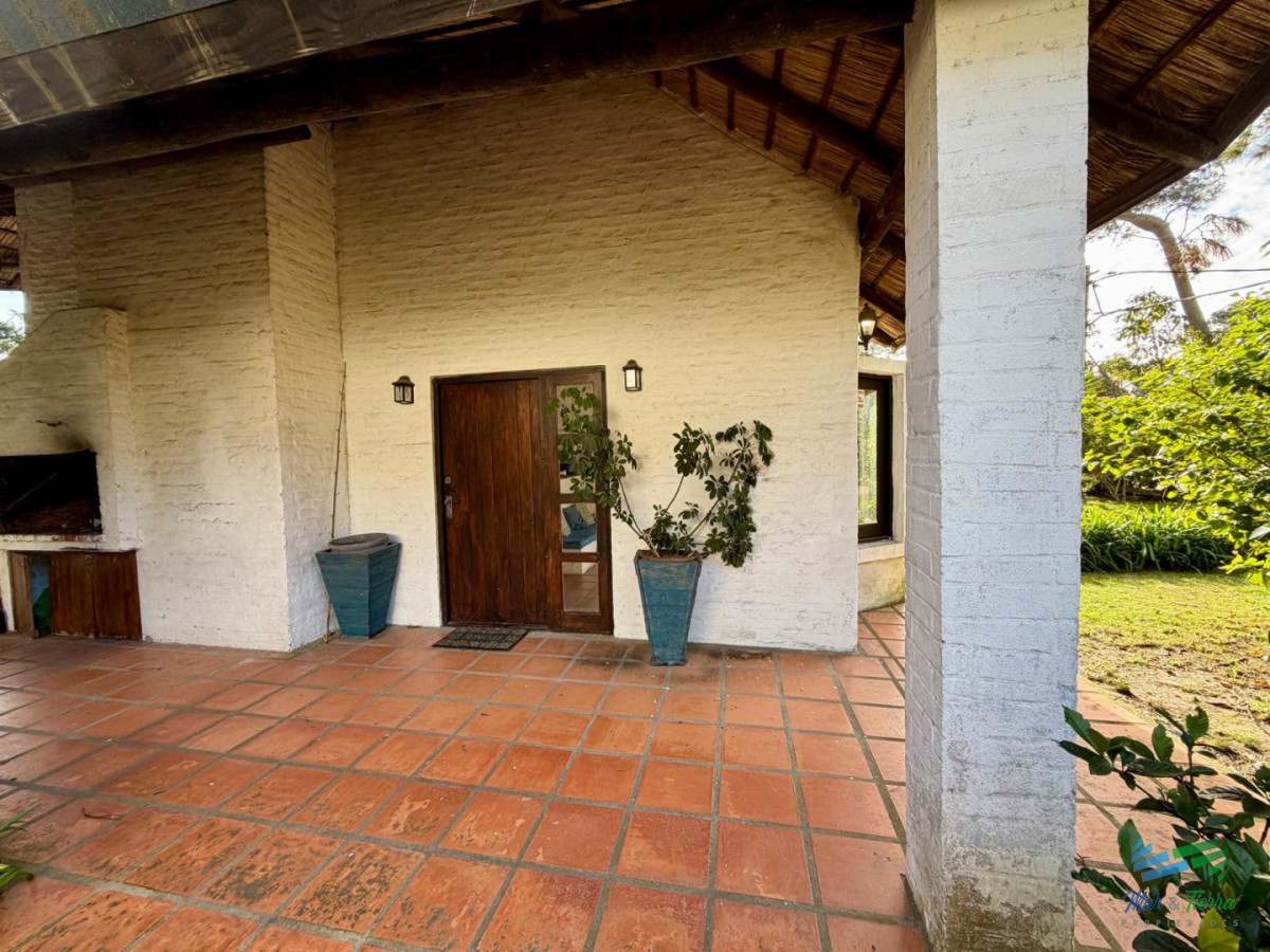 Casa ID.5840 - En venta casa 4 dormitorios, con piscina, en Pintares, Punta del Este