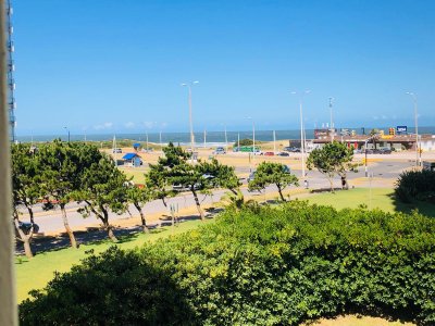 Oportunidad de apartamento en venta a pasos de Brava, Punta del Este.