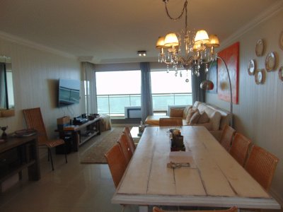 Hermoso apartamento en venta en Torre Imperiale, Punta del Este.