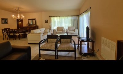 Muy linda casa en venta en zona residencial Marly, Punta del Este.