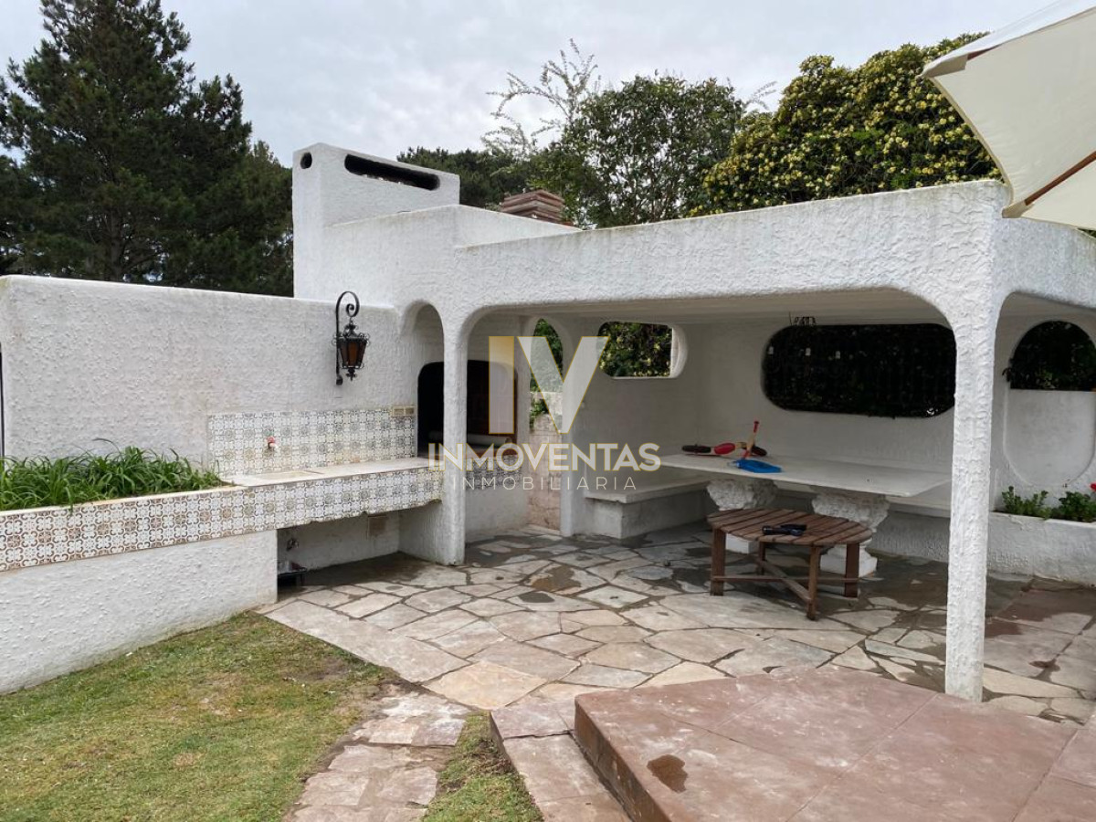 Casa ID.1330 - OPORTUNIDAD!! 