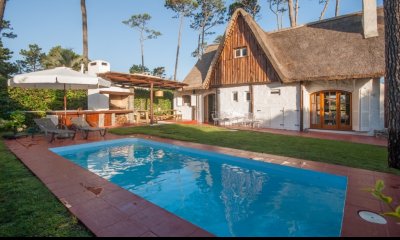 Pinares, amplia casa con piscina