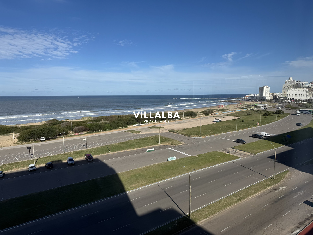 Apartamento ID.3522 - Hermosa unidad en venta en primera línea 